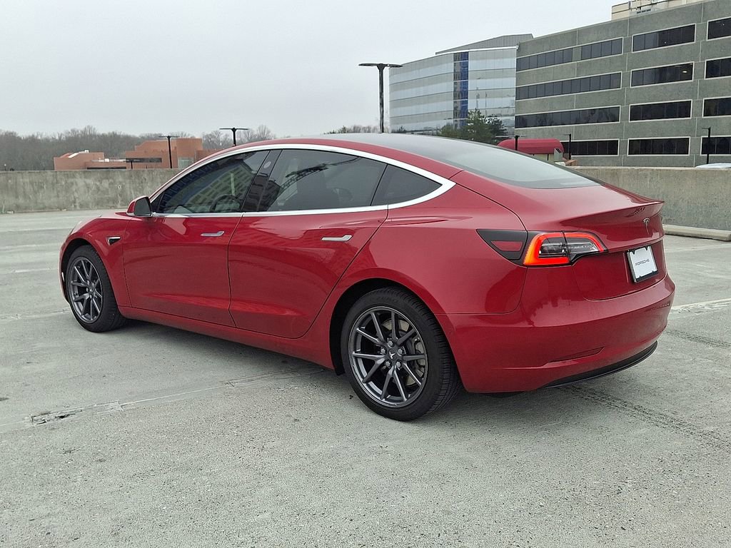Used 2019 Tesla Model 3 Standard Range image 3