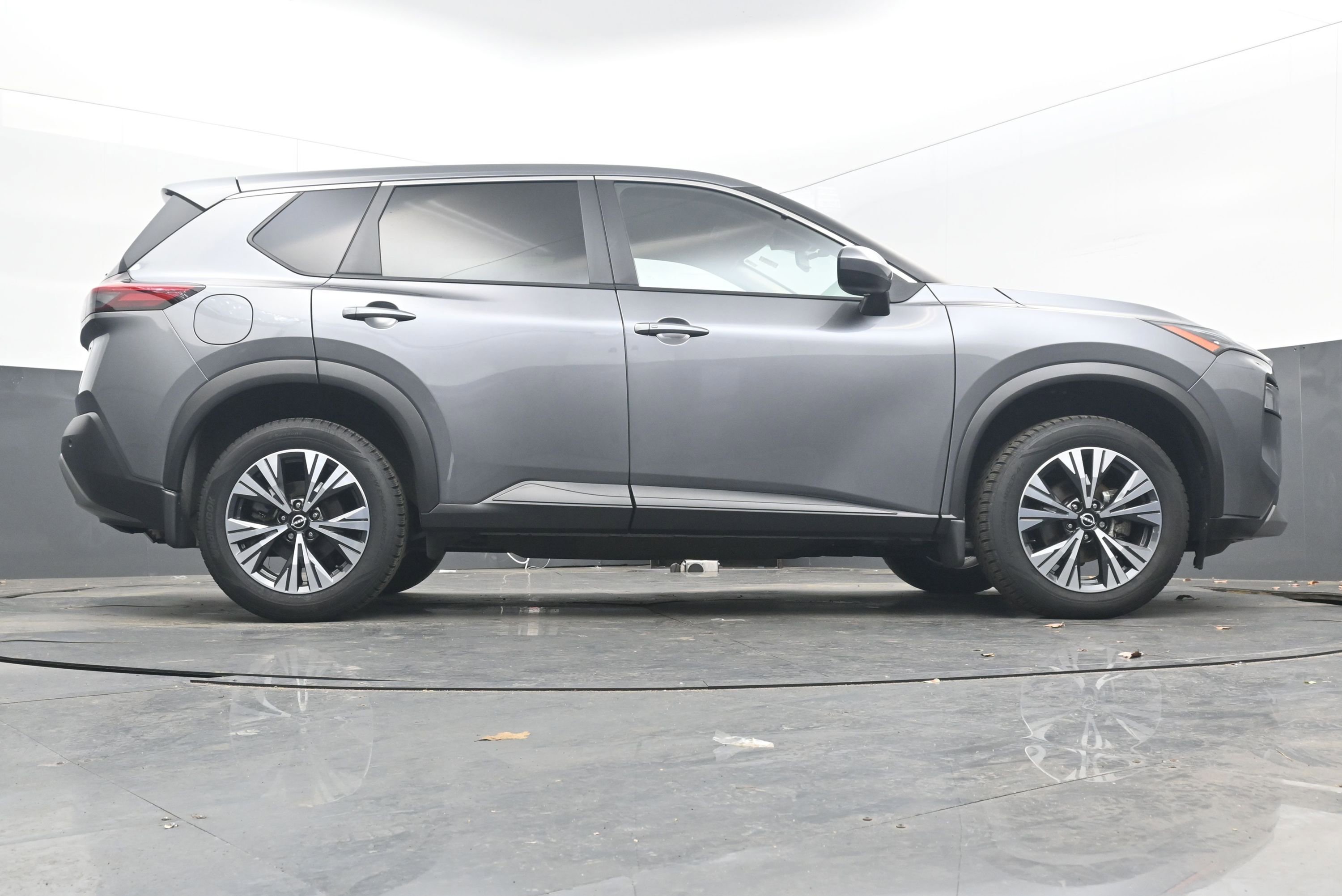 Certified 2023 Nissan Rogue SV image 28