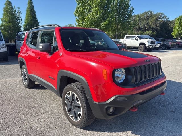 Used 2017 Jeep Renegade Trailhawk w/ Premium Trailhawk Package AWD/4WD image 3