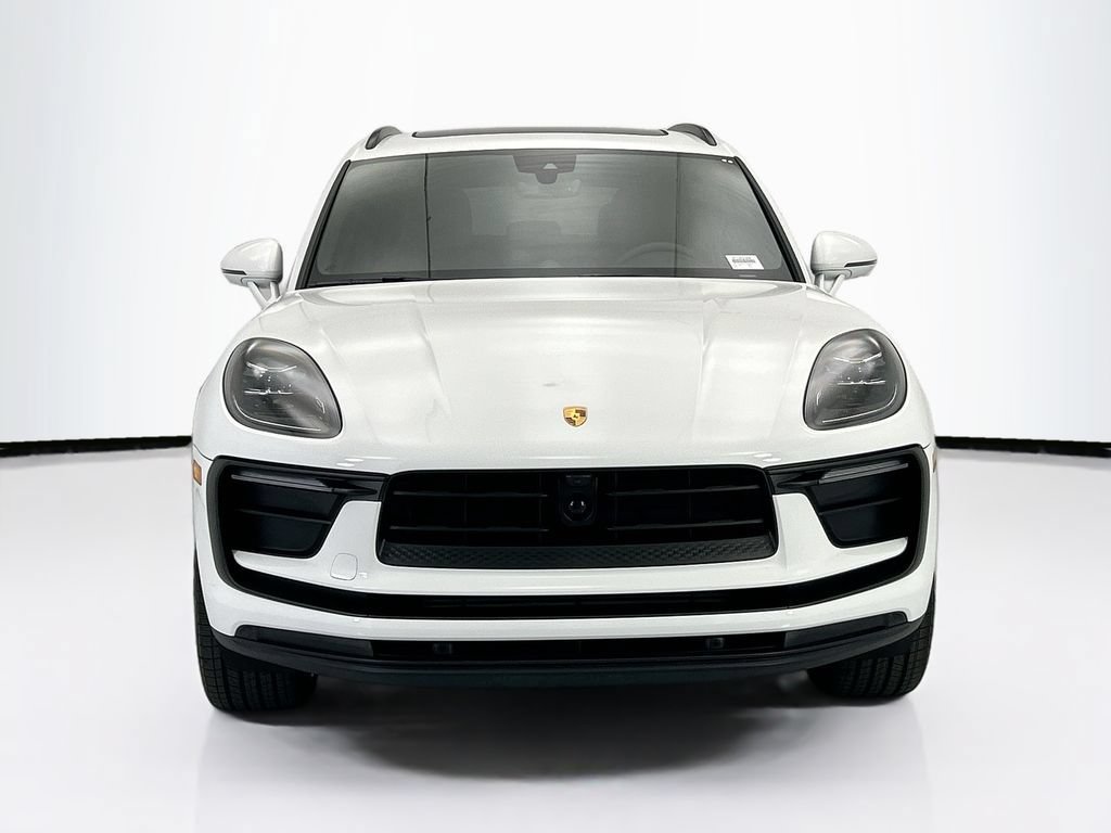 Used 2026 Porsche Macan AWD/4WD image 10