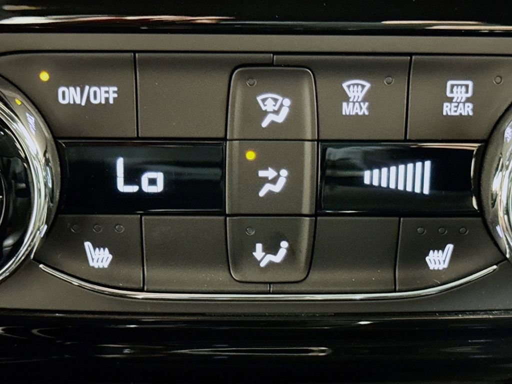 Certified 2026 Chevrolet Trax RS FWD image 17