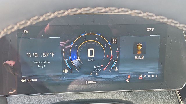 Used 2026 Chevrolet Traverse LT w/ Driver Confidence Package FWD image 12