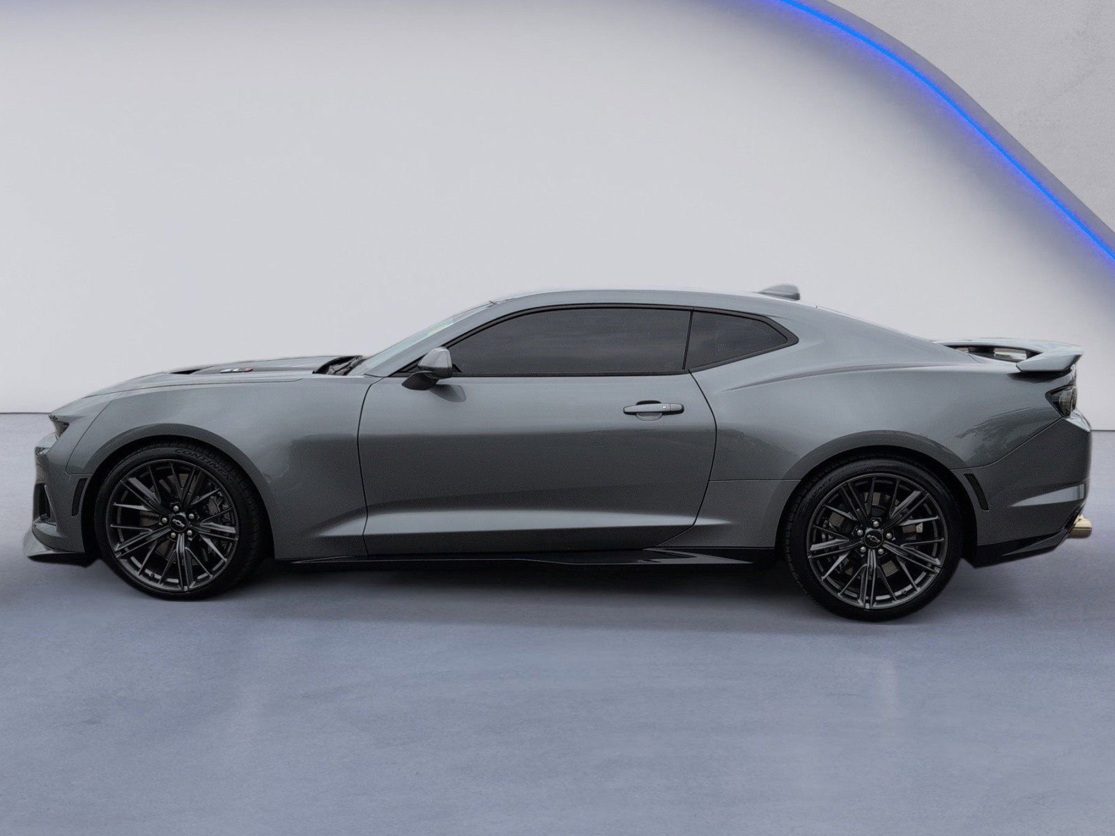 Used 2021 Chevrolet Camaro ZL1 RWD image 12