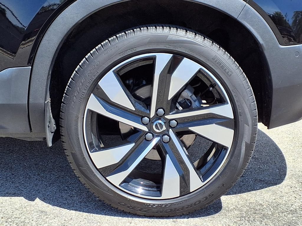 Certified 2023 Volvo XC40 B5 Ultimate w/ Climate Package AWD/4WD image 6