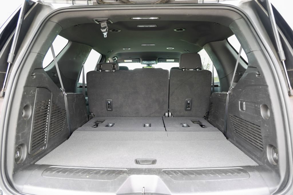 Used 2022 GMC Yukon SLE w/ Gmc Pro Safety Plus Package AWD/4WD image 39