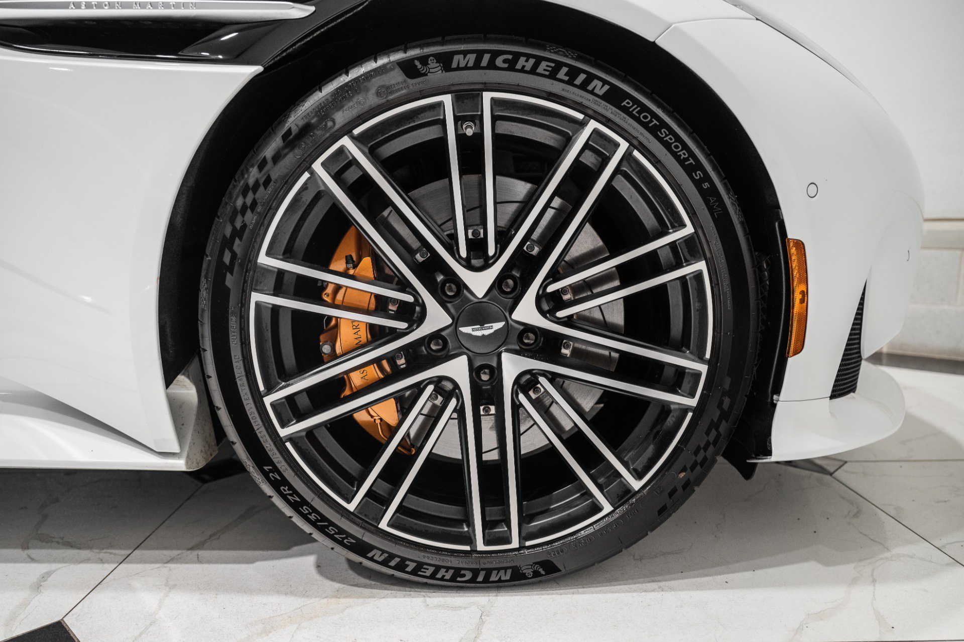 Used 2024 Aston Martin DB12 Coupe RWD image 47