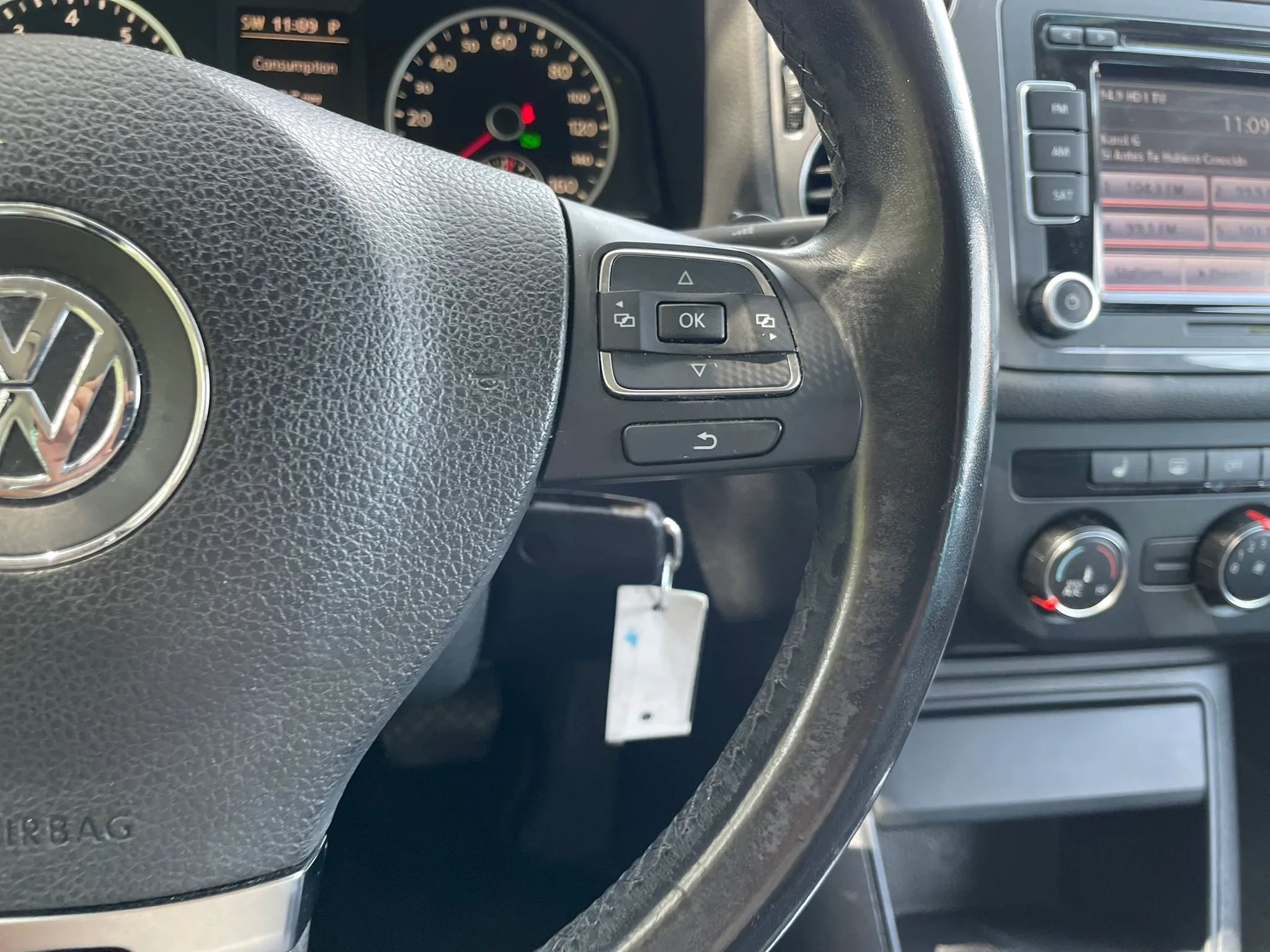 Used 2013 Volkswagen Tiguan SE FWD image 16