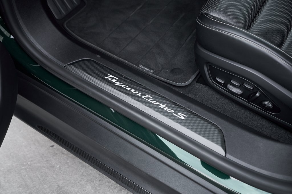 Used 2025 Porsche Taycan Turbo S w/ Premium Package image 38