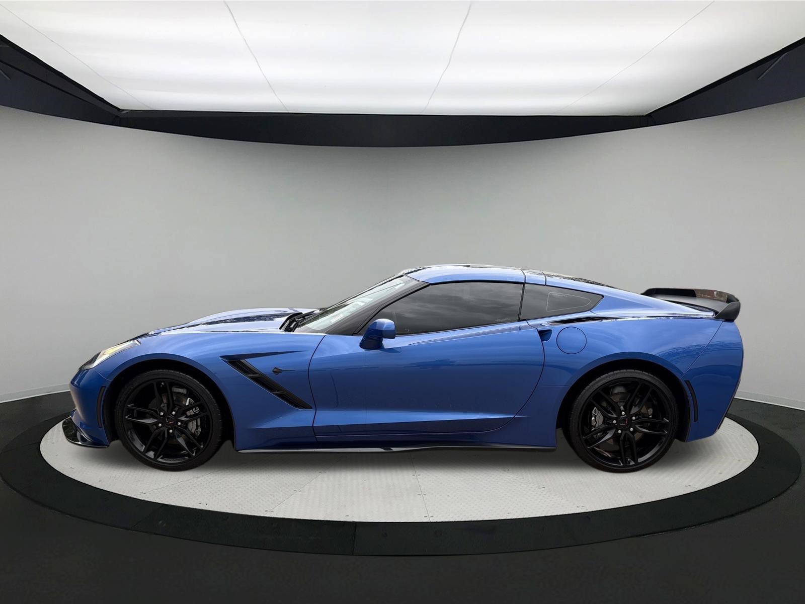 Used 2019 Chevrolet Corvette Stingray Coupe w/ 1LT RWD image 4