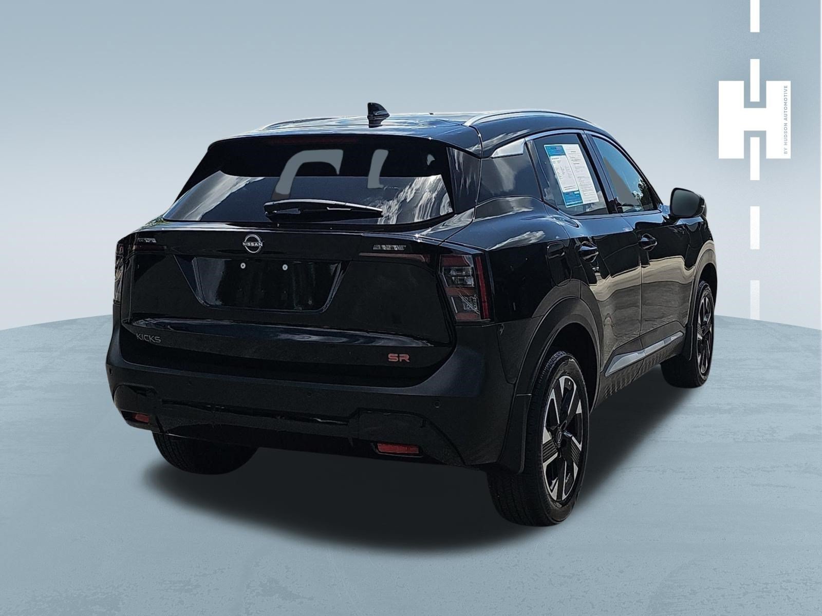 Used 2025 Nissan Kicks SR FWD image 4