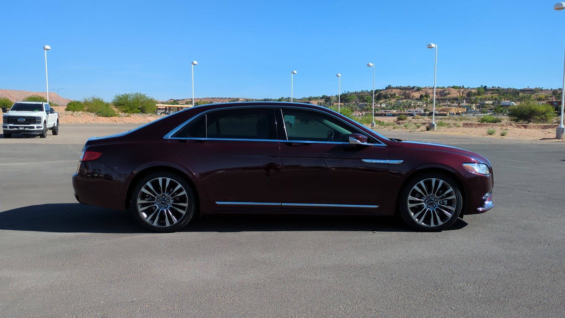 Used 2017 Lincoln Continental Reserve image 2