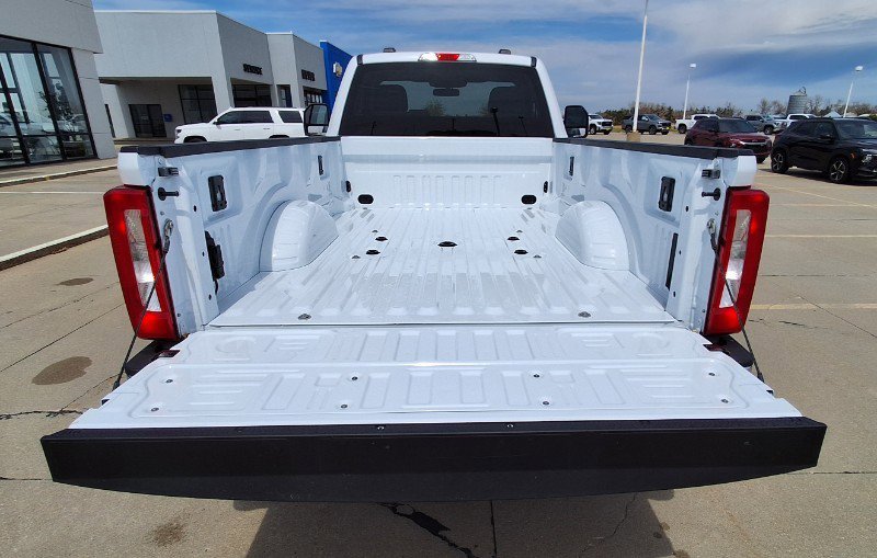 Used 2023 Ford F350 XLT image 10