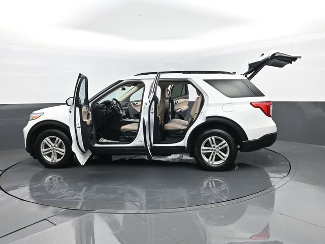 Used 2024 Ford Explorer XLT w/ Equipment Group 202A image 32