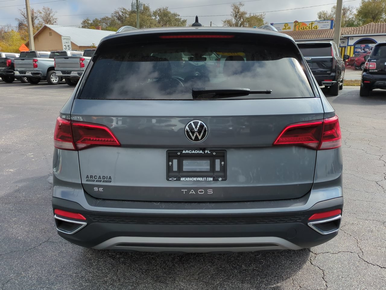 Used 2024 Volkswagen Taos SE FWD image 5