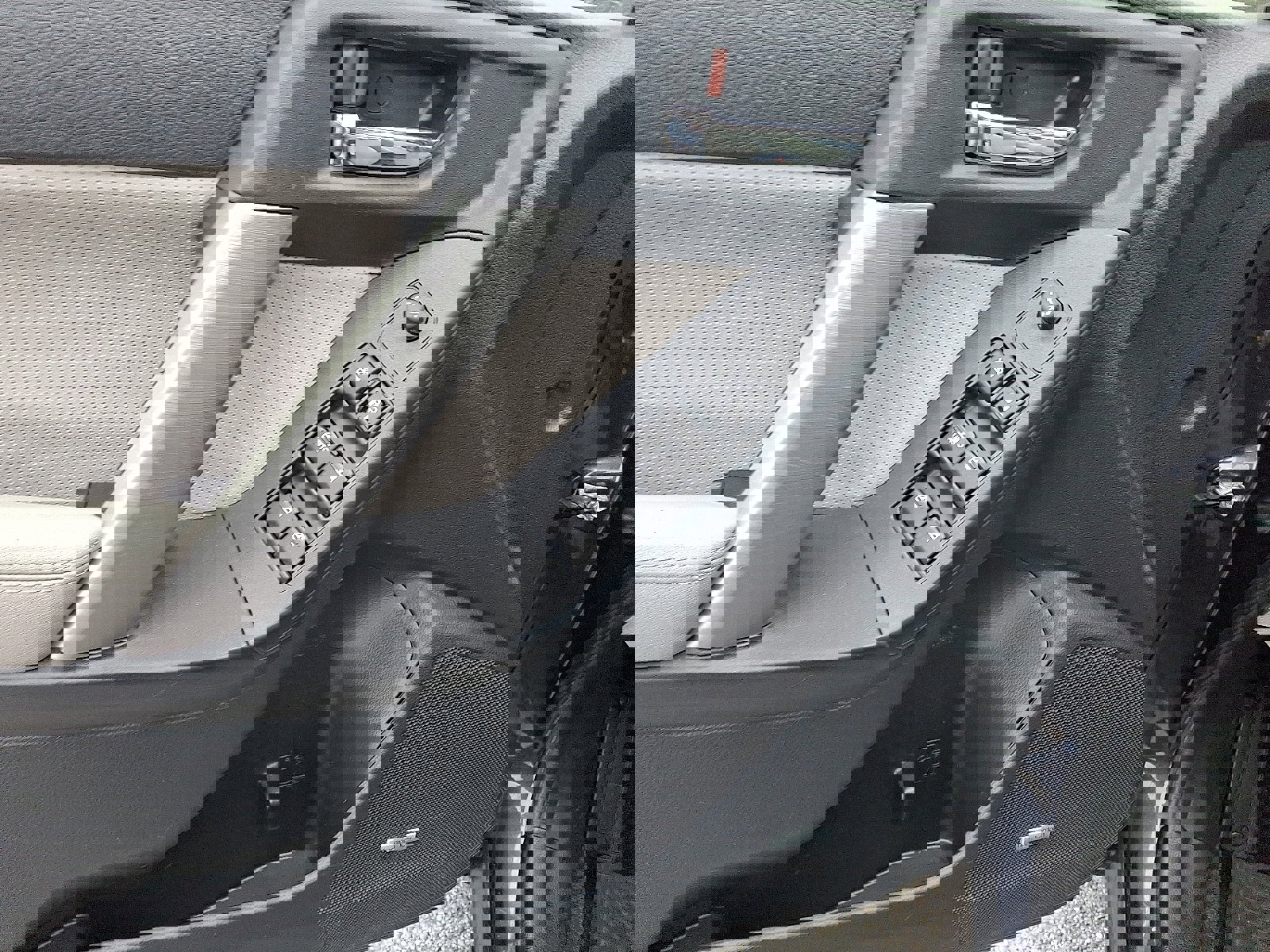 Used 2015 Subaru Forester 2.5i Touring w/ Eyesight & Navigation System image 12