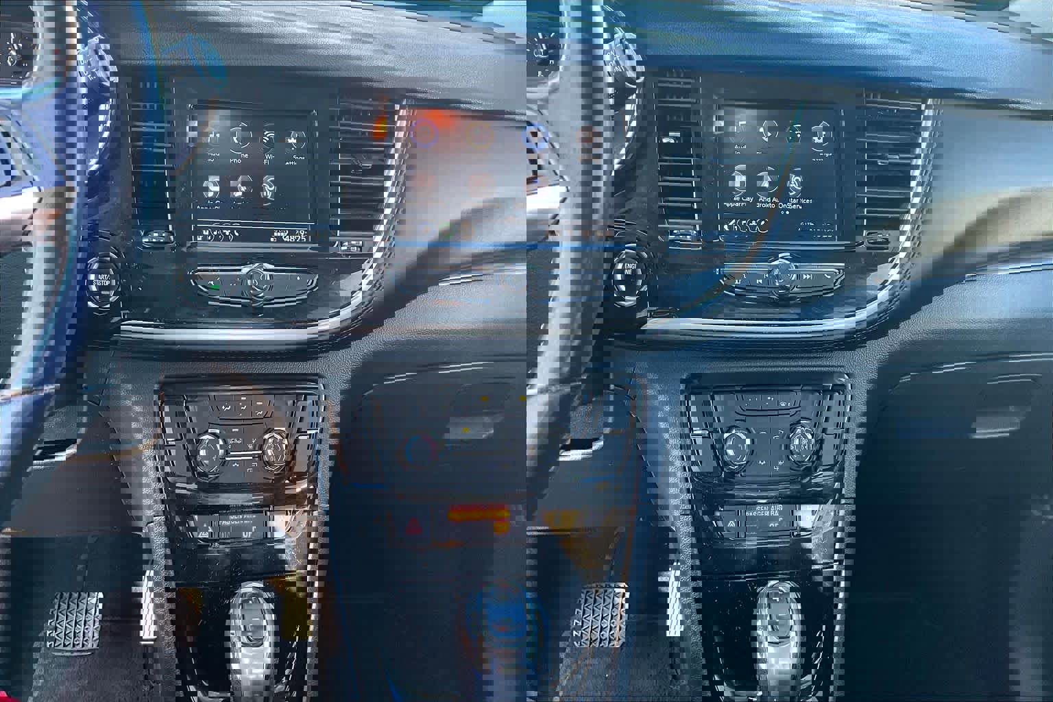 Used 2022 Buick Encore Preferred image 30