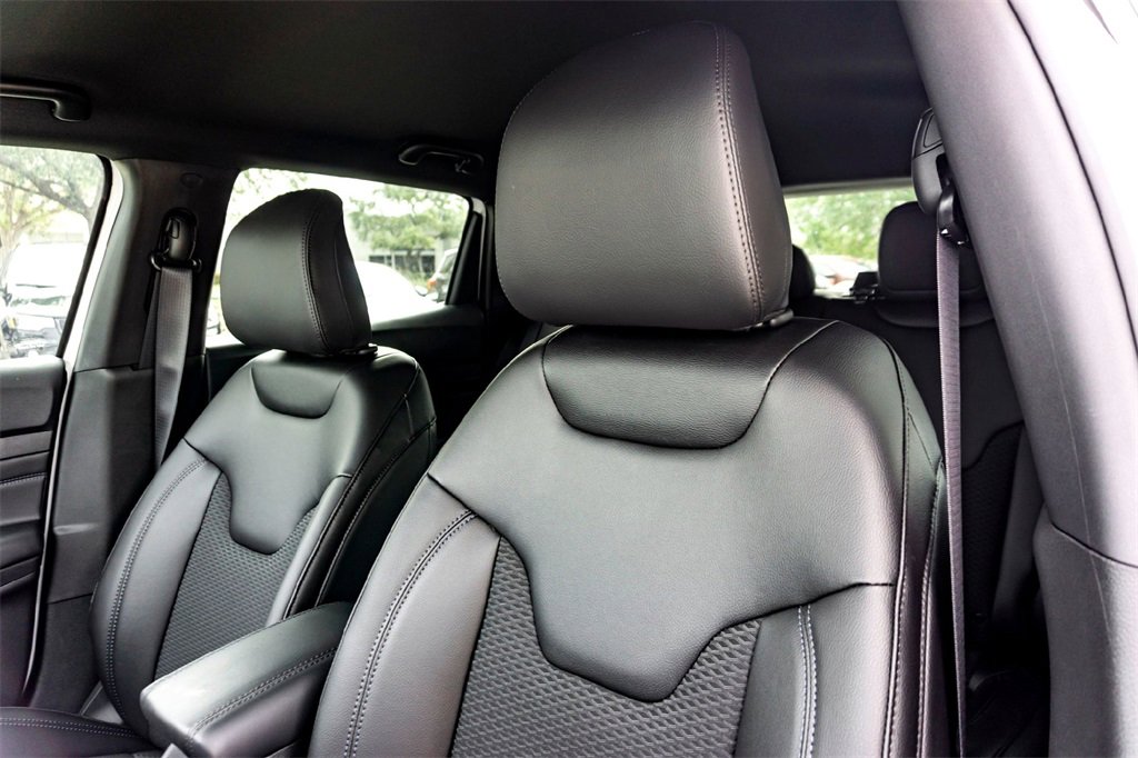 New 2026 Jeep Compass Latitude image 9