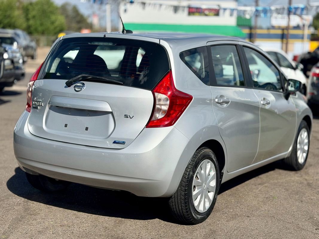 Used 2016 Nissan Versa Note SV FWD image 2