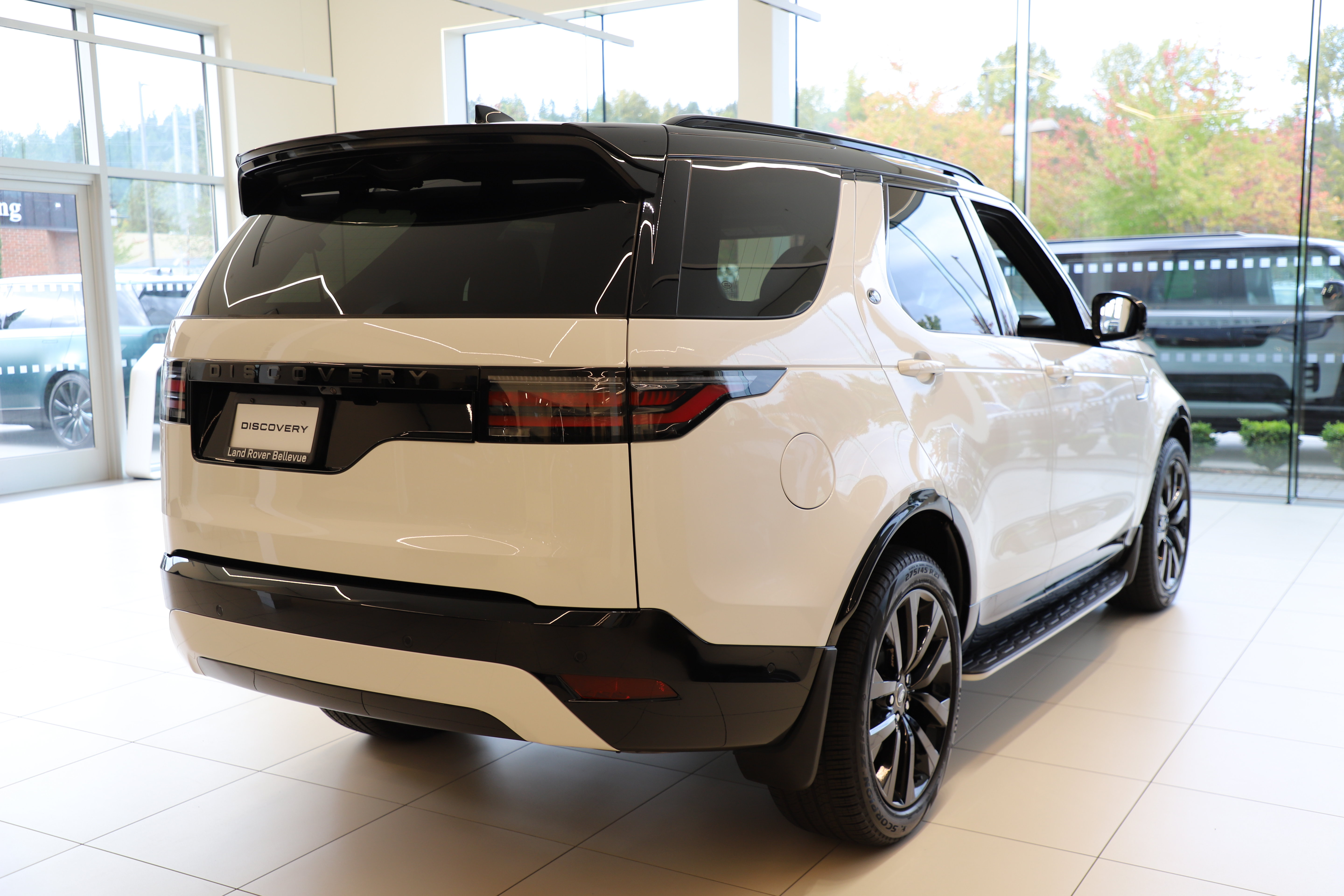 New 2026 Land Rover Discovery Dynamic SE AWD/4WD image 9