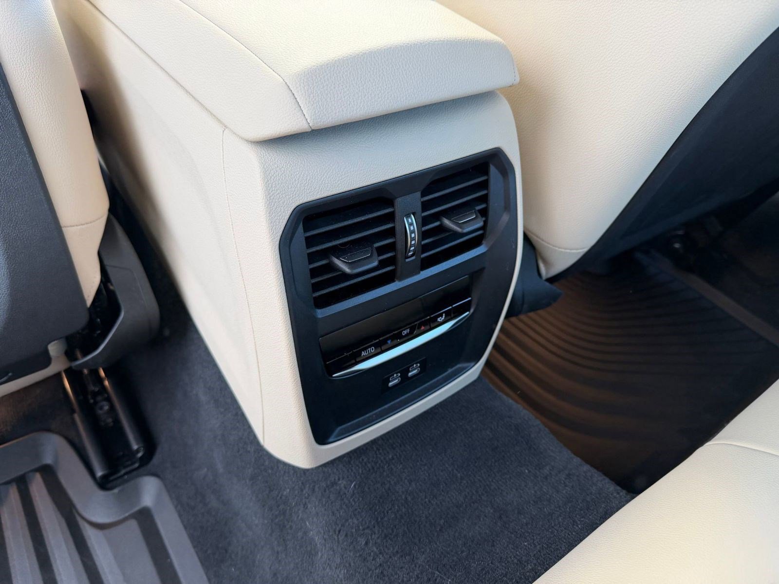 Certified 2023 BMW 430i Coupe w/ Premium Package image 24