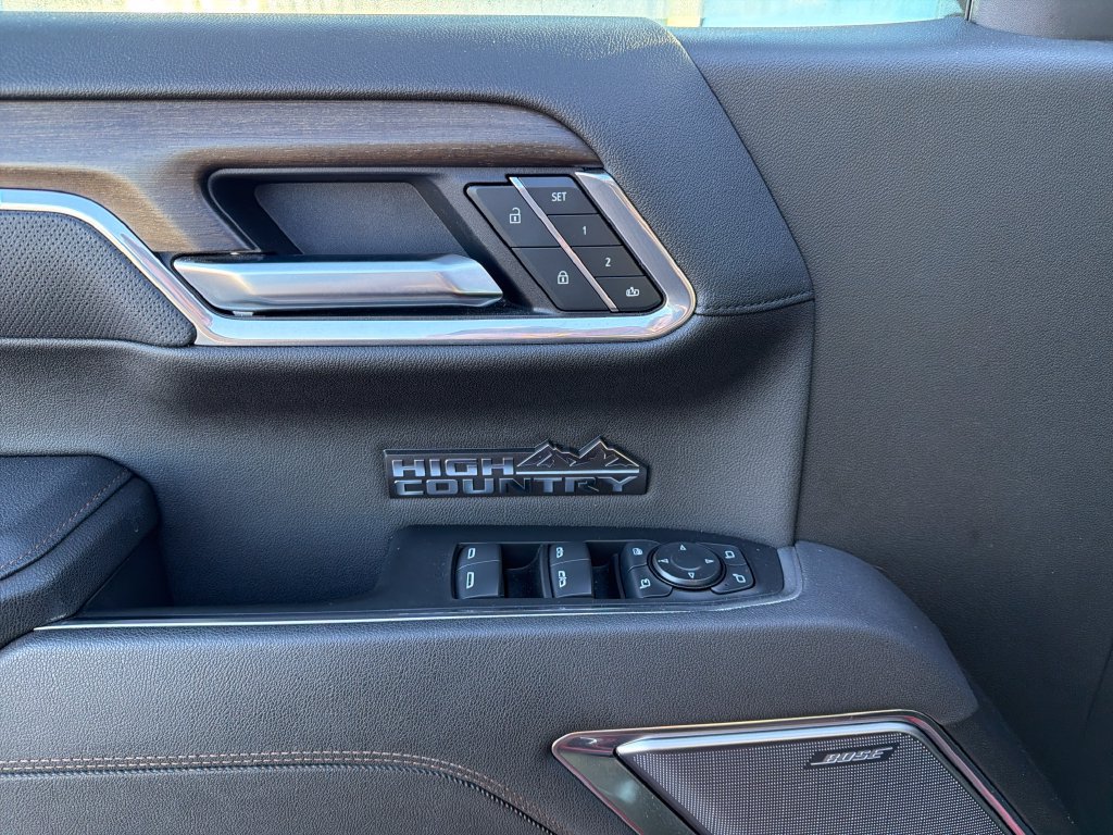 Used 2025 Chevrolet Silverado 1500 High Country w/ High Country Premium Package AWD/4WD image 22