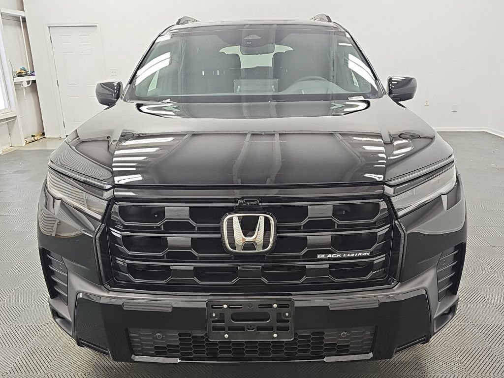 New 2026 Honda Pilot Black Edition image 3