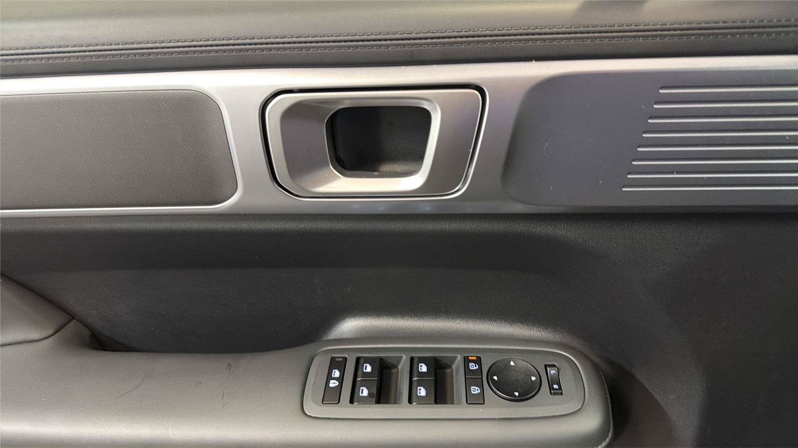 Certified 2025 Hyundai Santa Fe SEL FWD image 23