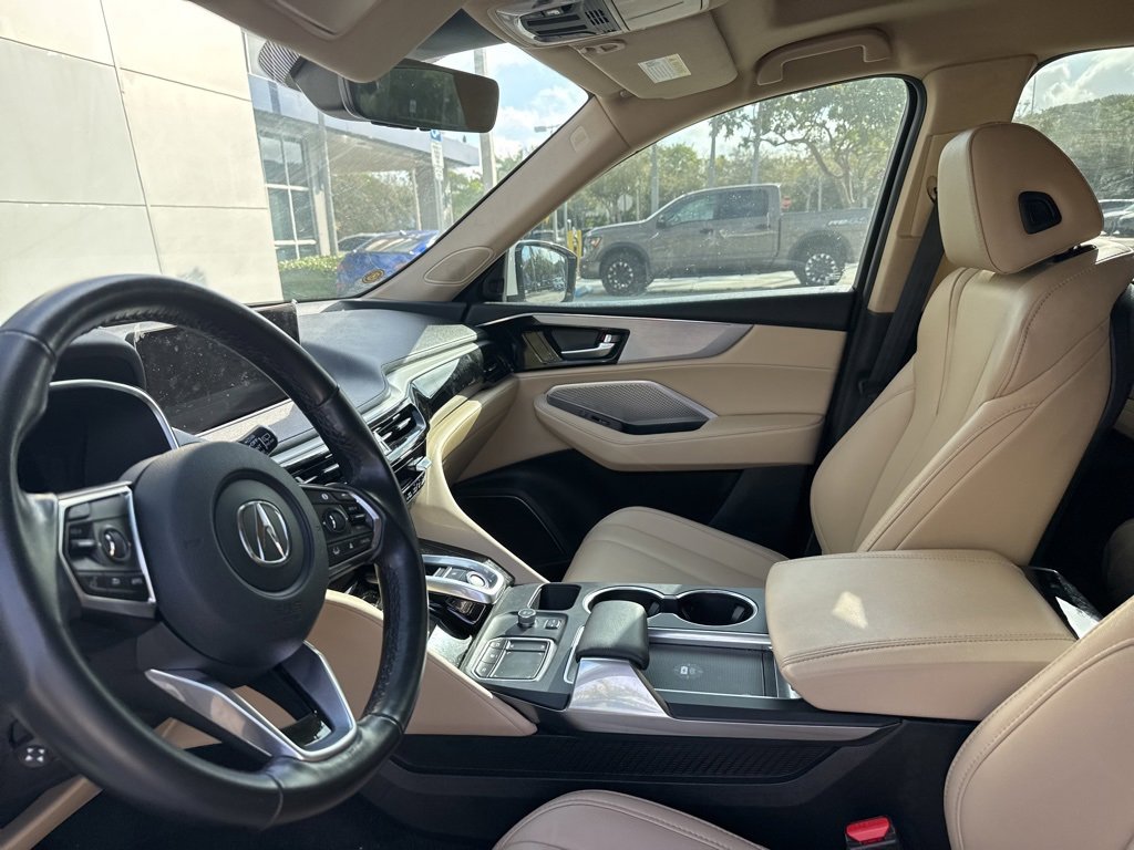 Used 2023 Acura MDX SH-AWD image 3