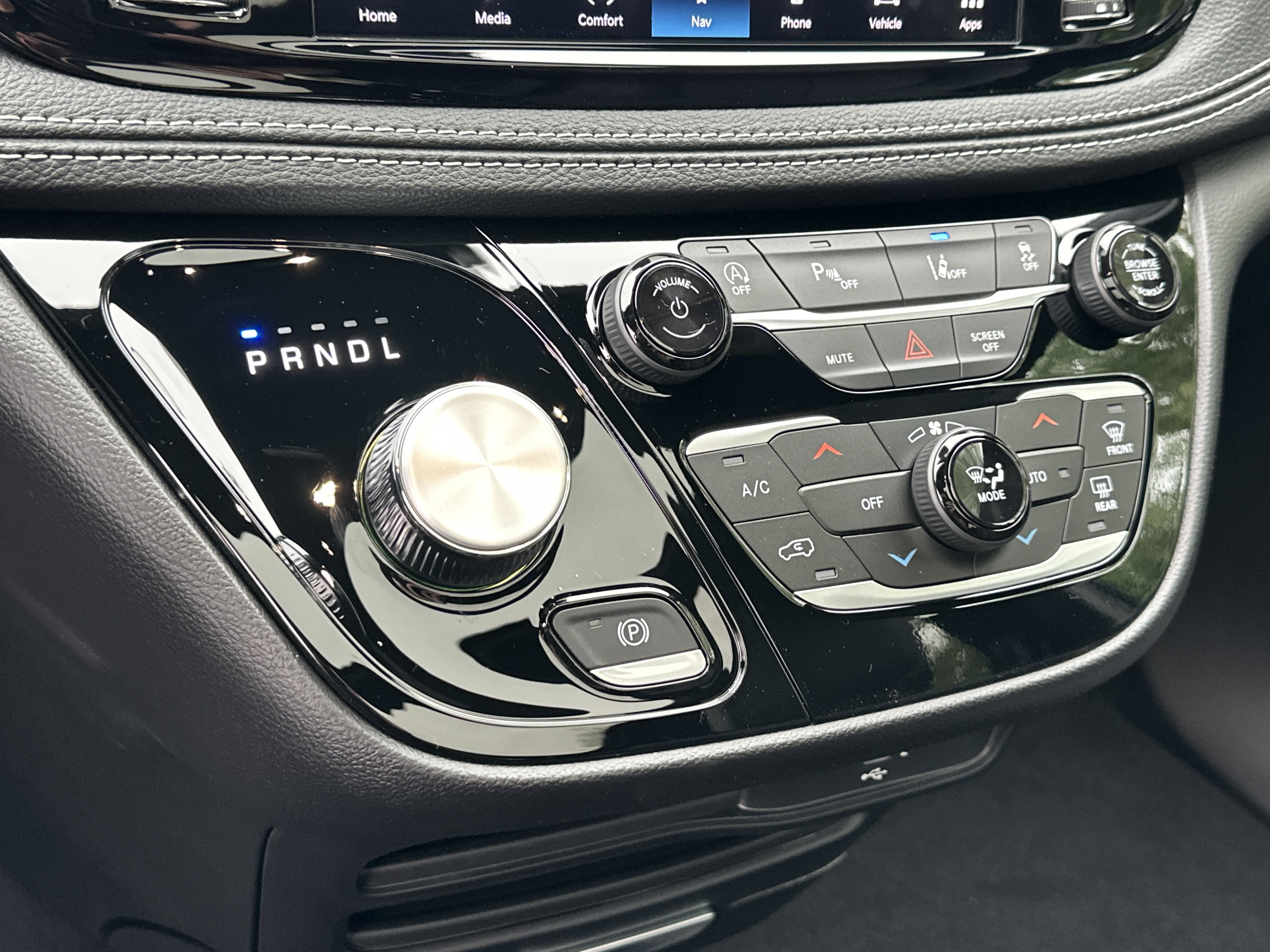 New 2027 Chrysler Pacifica Select w/ Family Tech Group FWD image 4