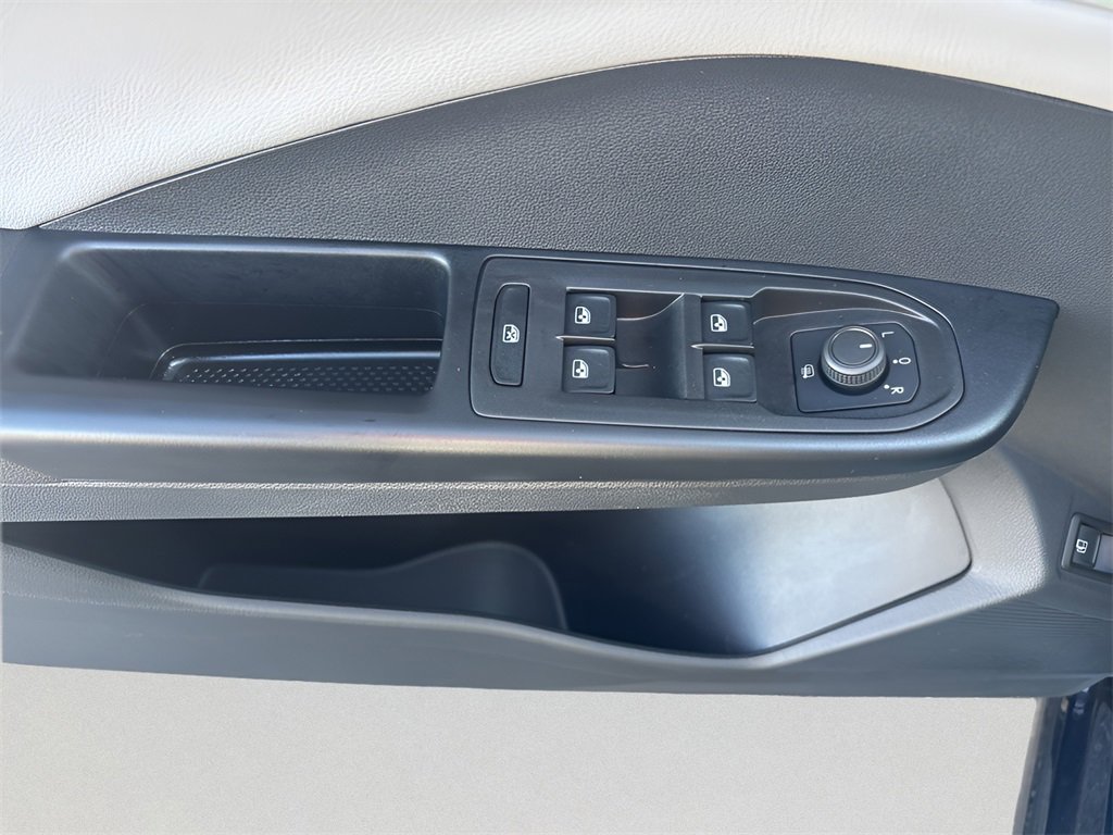 Used 2024 Volkswagen Taos SE w/ Panoramic Sunroof Package image 12