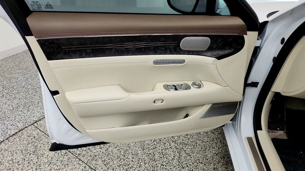 Used 2025 Genesis G90 3.5T AWD/4WD image 11