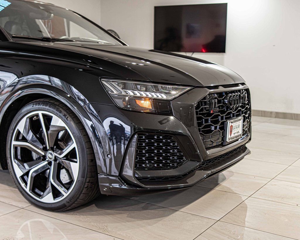 Used 2022 Audi RS Q8 w/ Carbon Optic Package AWD/4WD image 3