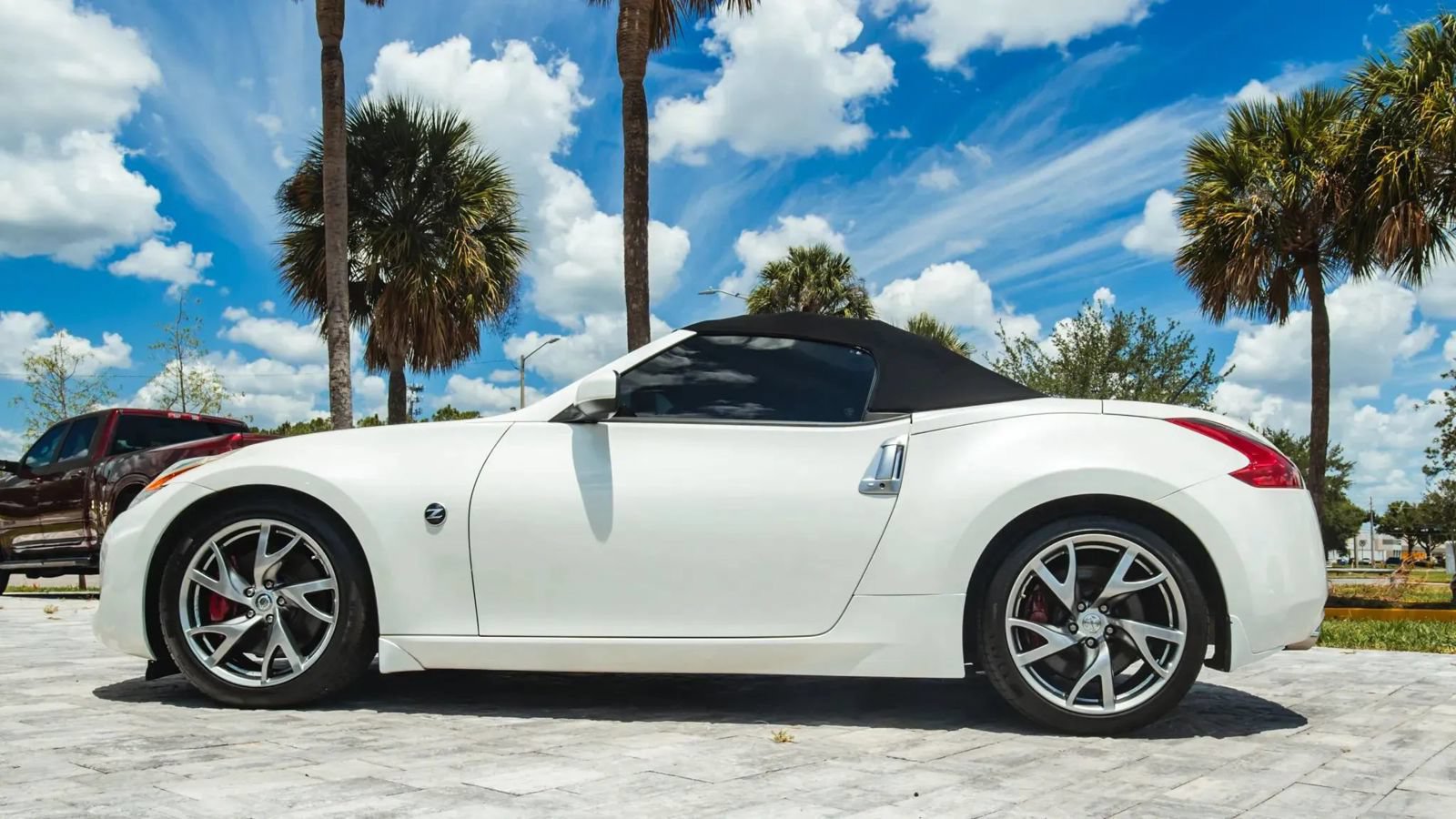 Used 2013 Nissan 370Z Touring w/ Sport Pkg RWD image 14
