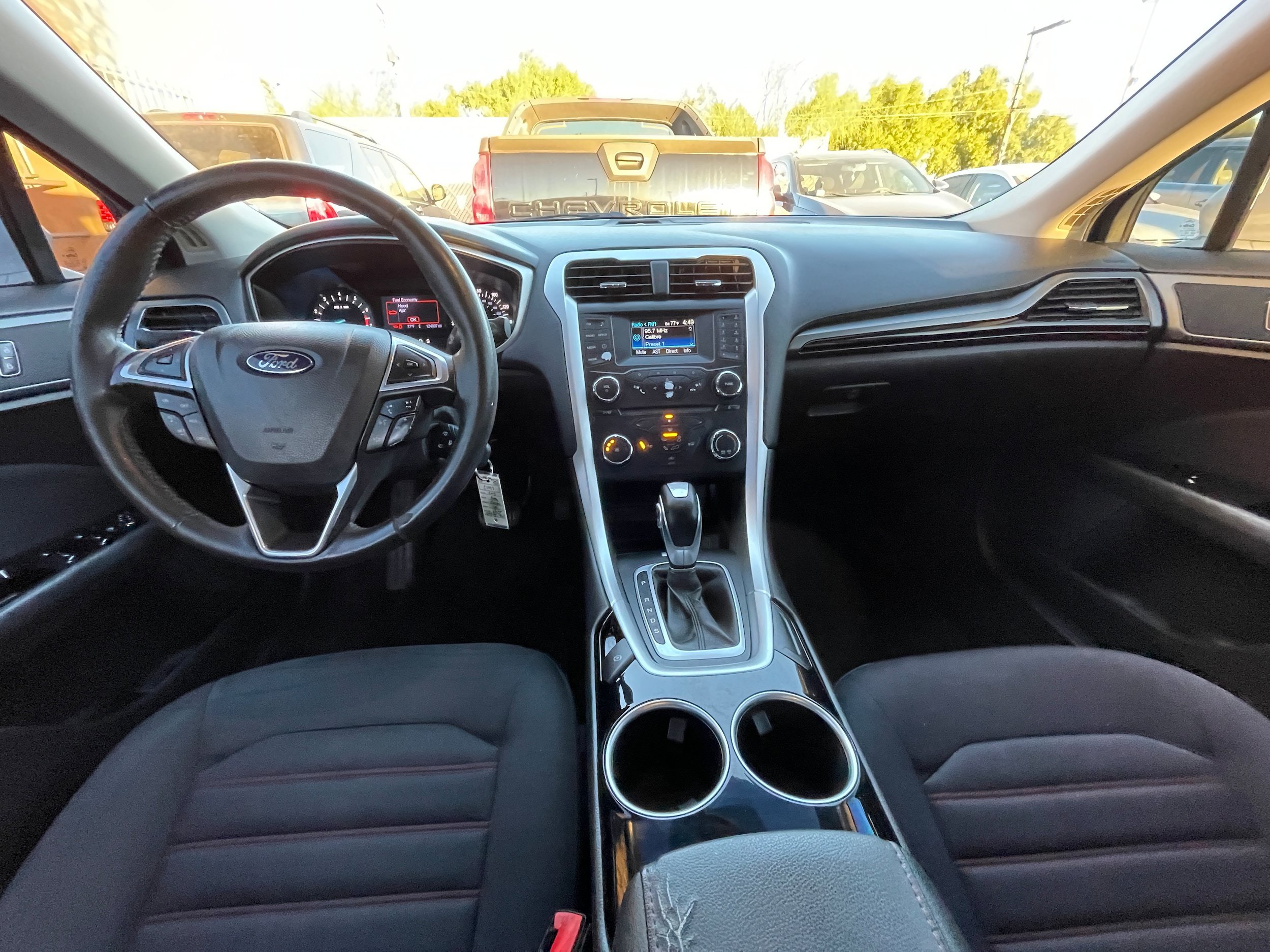 Used 2013 Ford Fusion SE FWD image 18