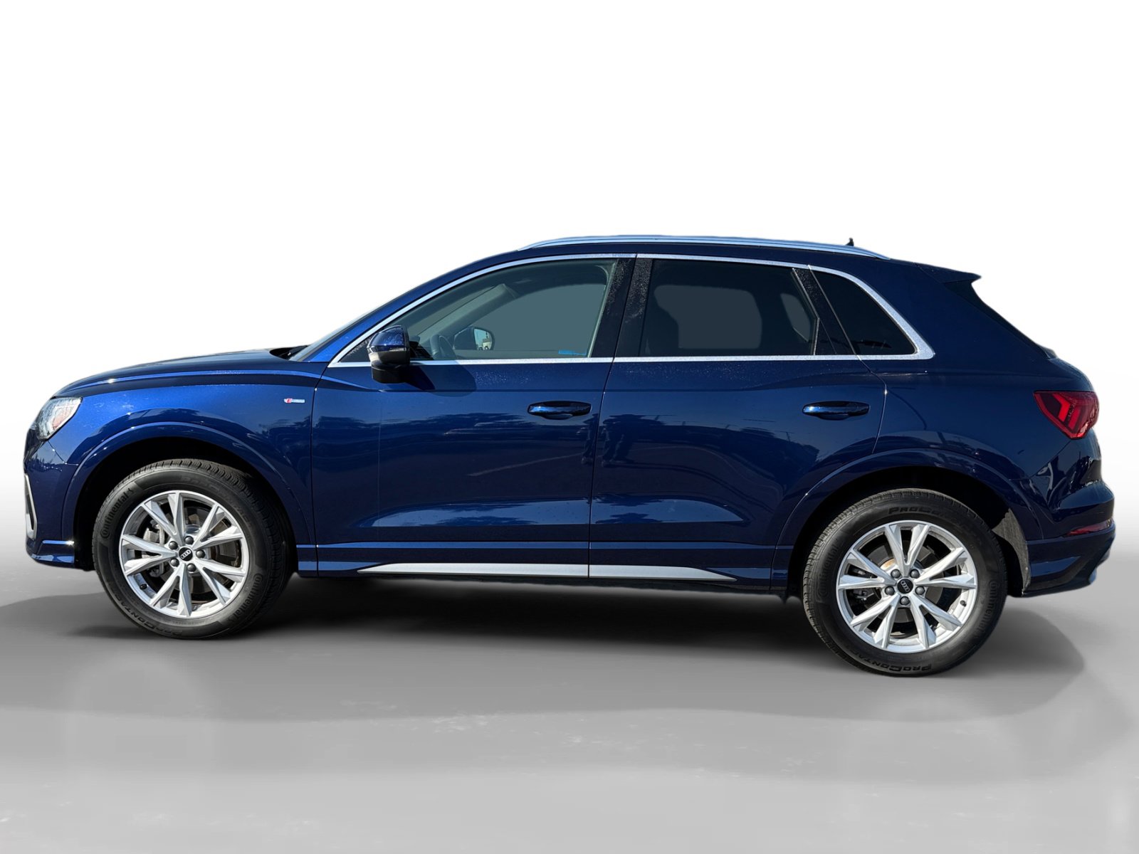 Used 2022 Audi Q3 2.0T Premium Plus w/ Premium Plus Package image 2