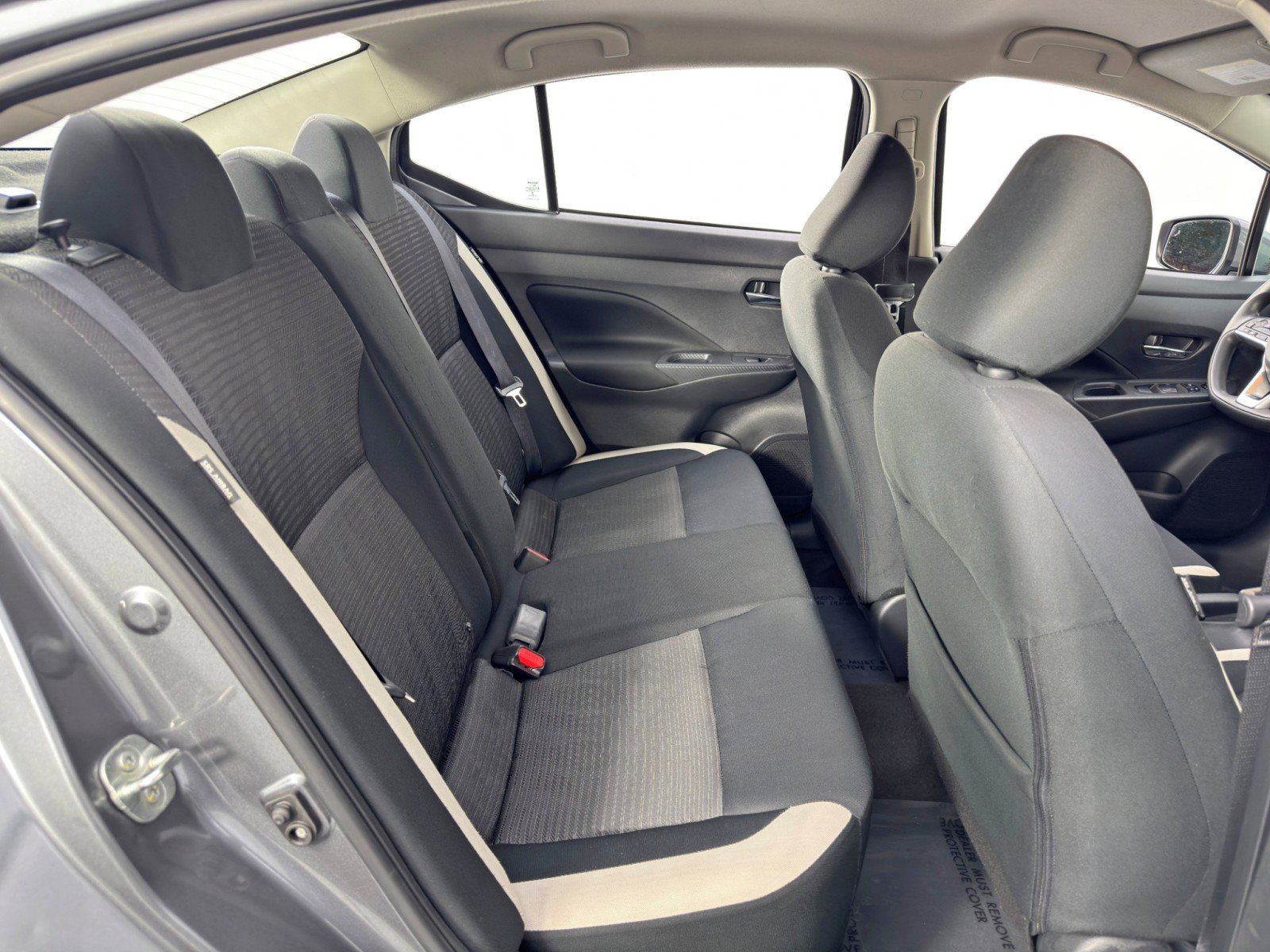 Used 2021 Nissan Versa SV image 32