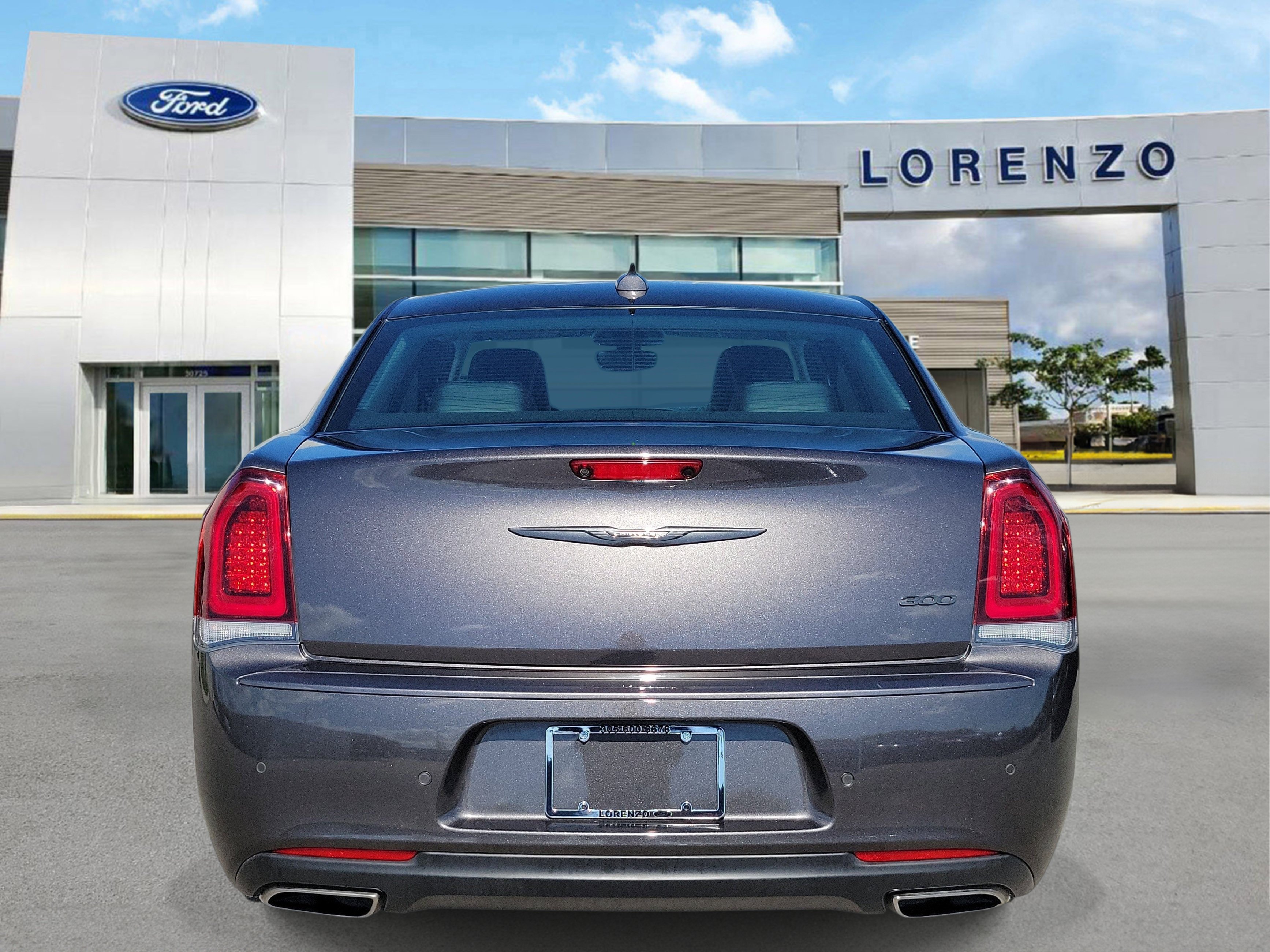 Used 2023 Chrysler 300 Touring L RWD image 6