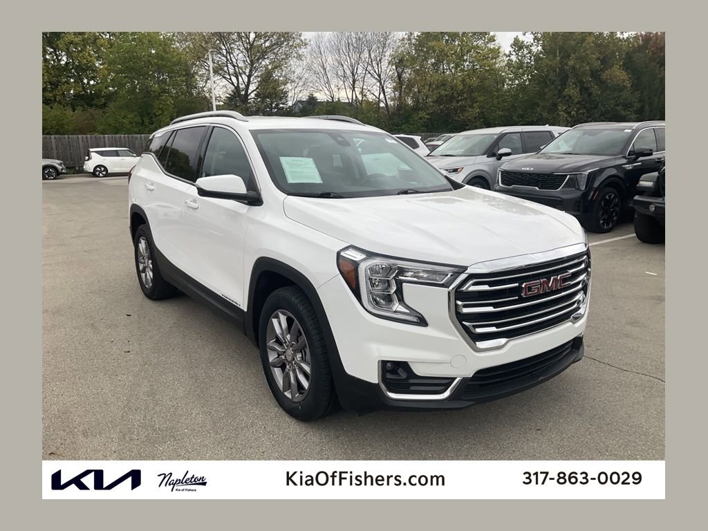 Used 2024 GMC Terrain SLT image 1