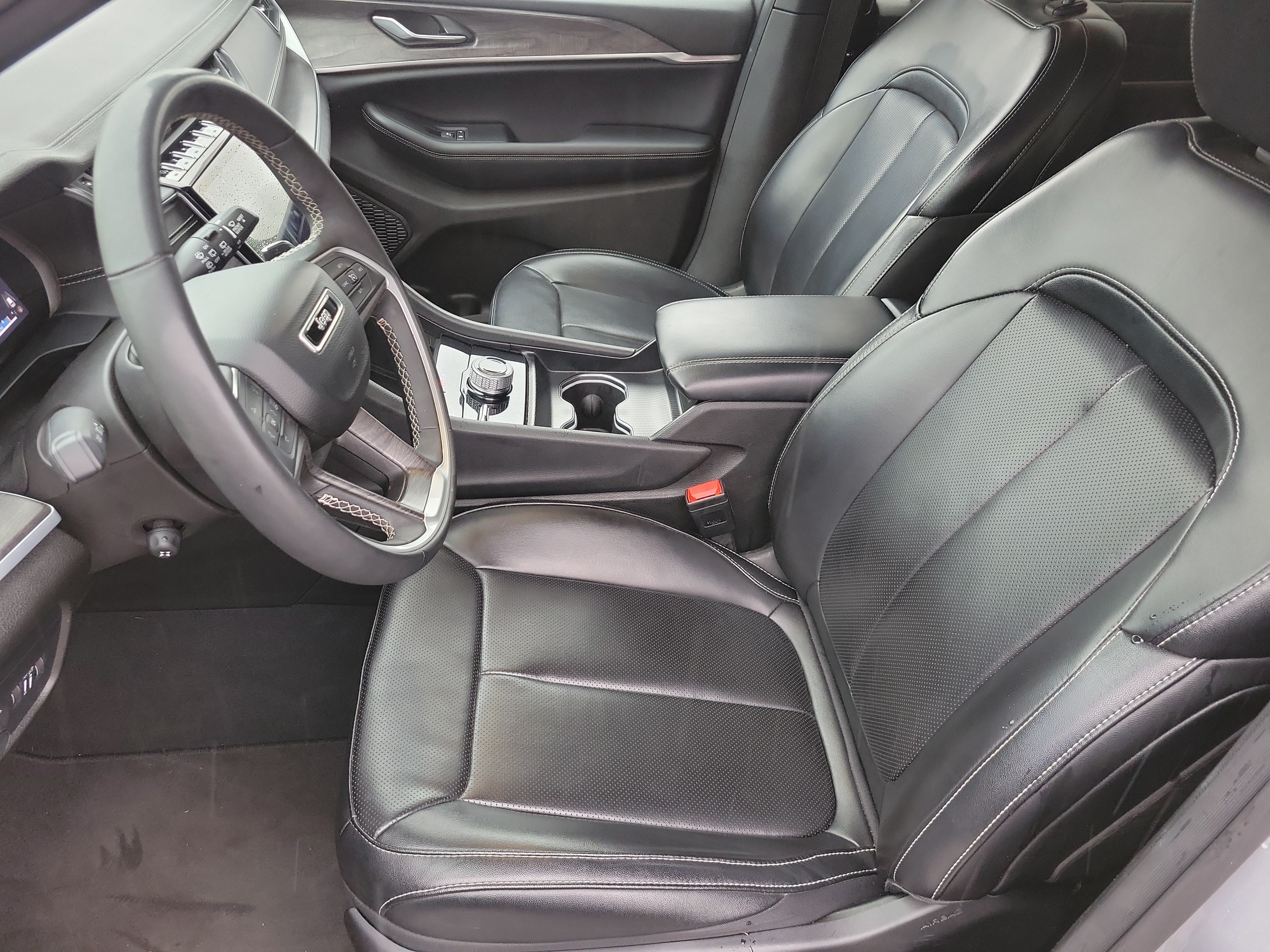 Used 2024 Jeep Grand Cherokee L Limited w/ Luxury Tech Group II AWD/4WD image 9