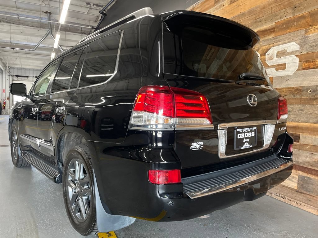 Used 2014 Lexus LX 570 4WD w/ Luxury Package image 20