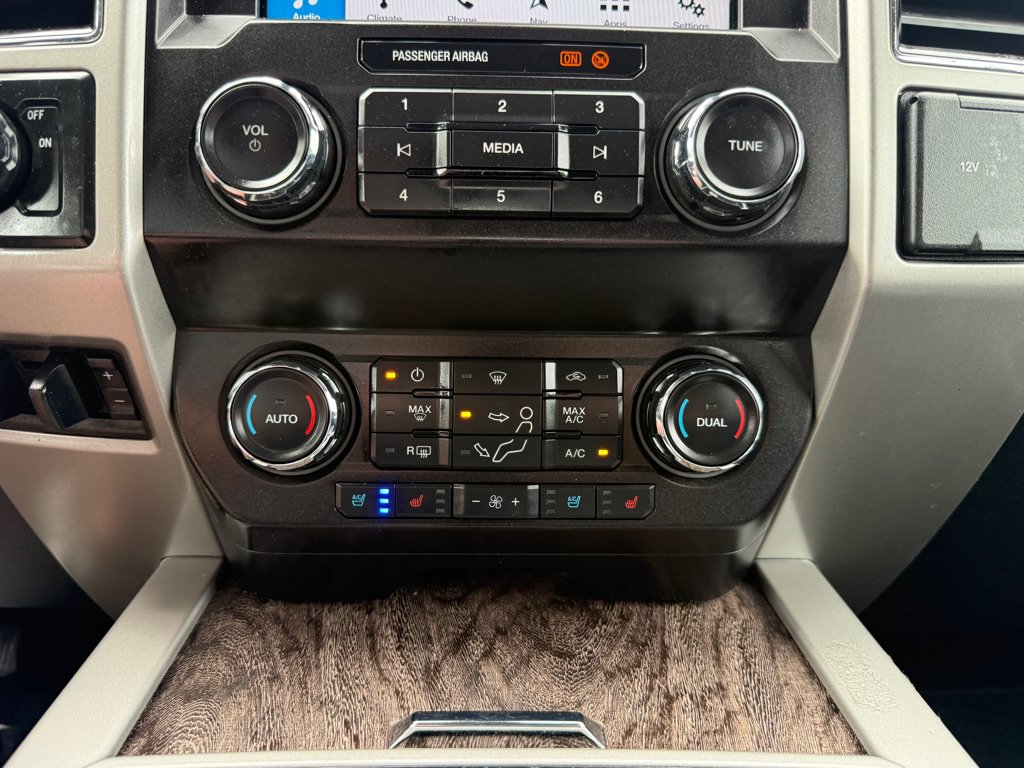 Used 2019 Ford F250 Lariat w/ Lariat Ultimate Package RWD image 33