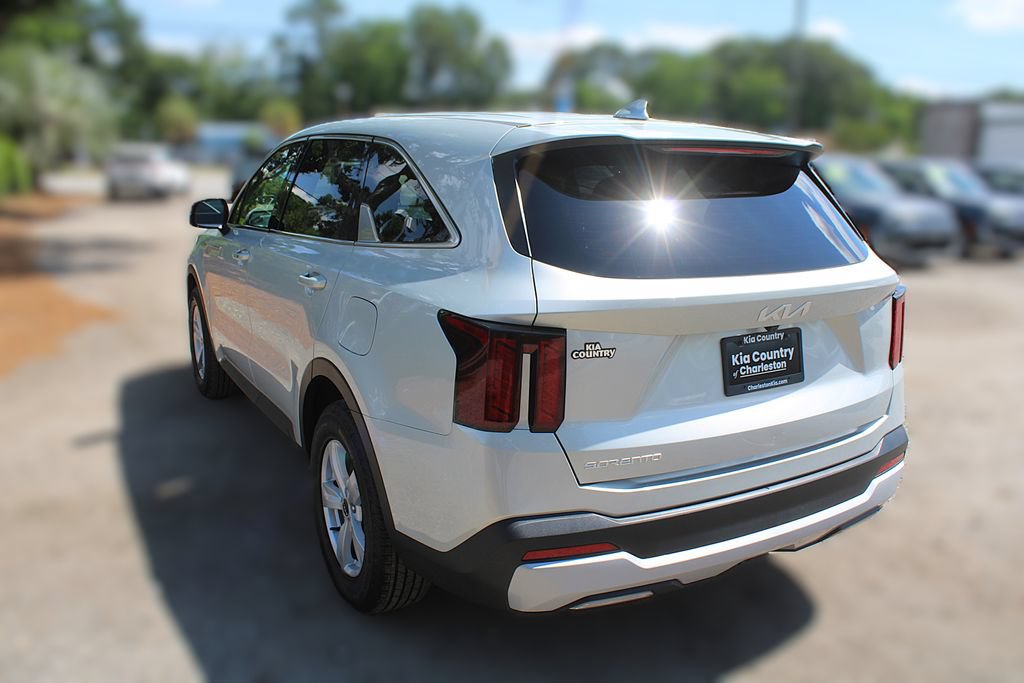 Certified 2026 Kia Sorento LX FWD image 12
