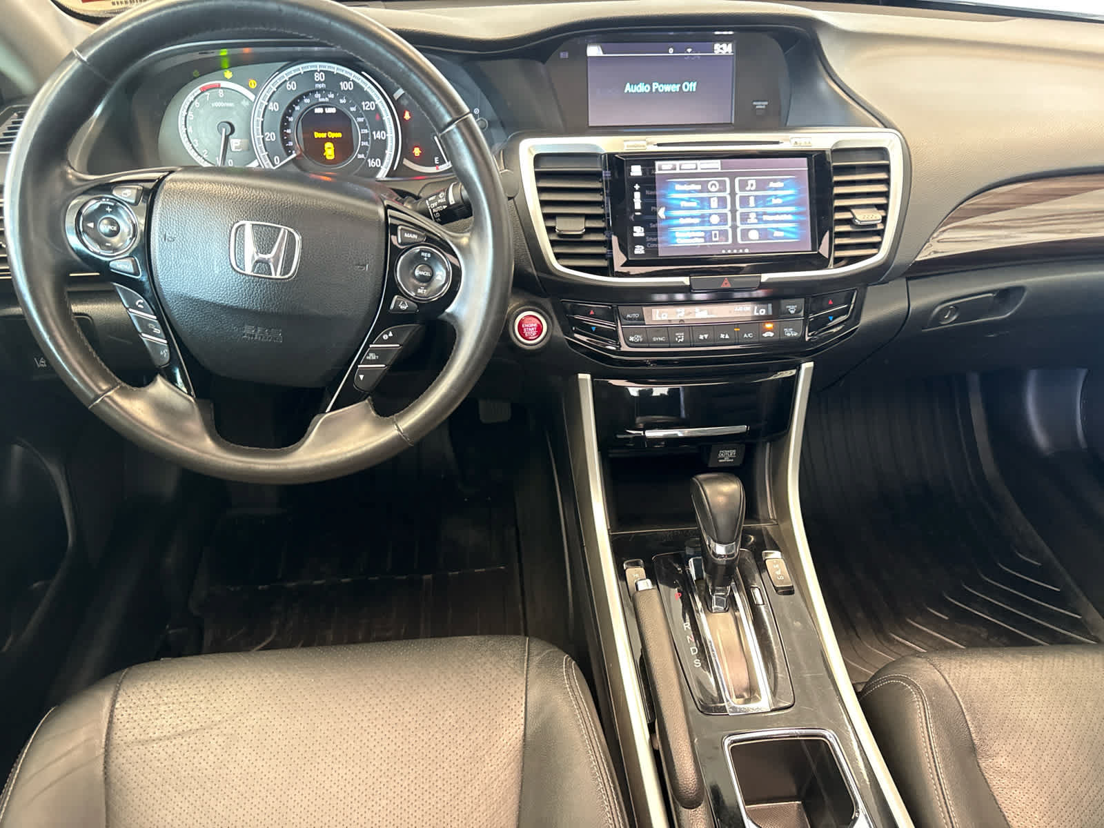 Used 2017 Honda Accord Touring image 9
