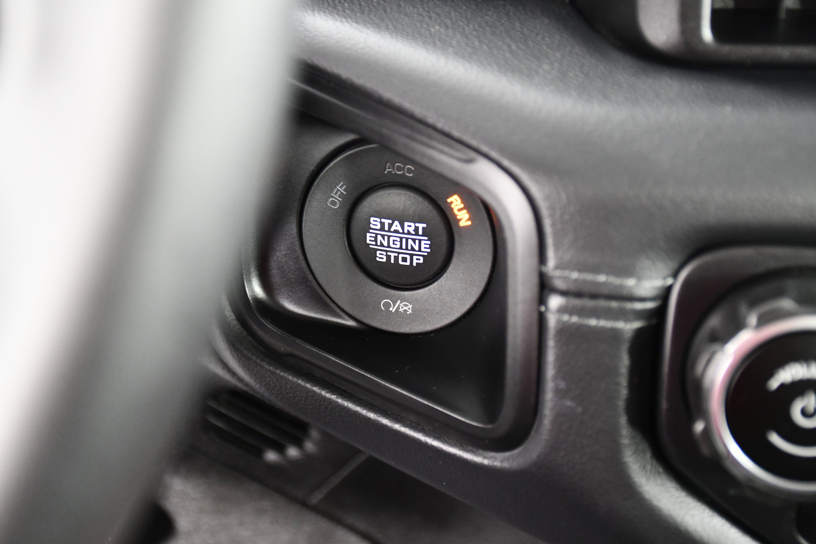 Used 2025 Jeep Wrangler Unlimited Rubicon image 16