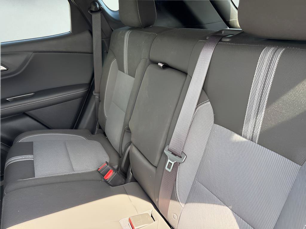 Used 2025 Chevrolet Blazer LT FWD image 13