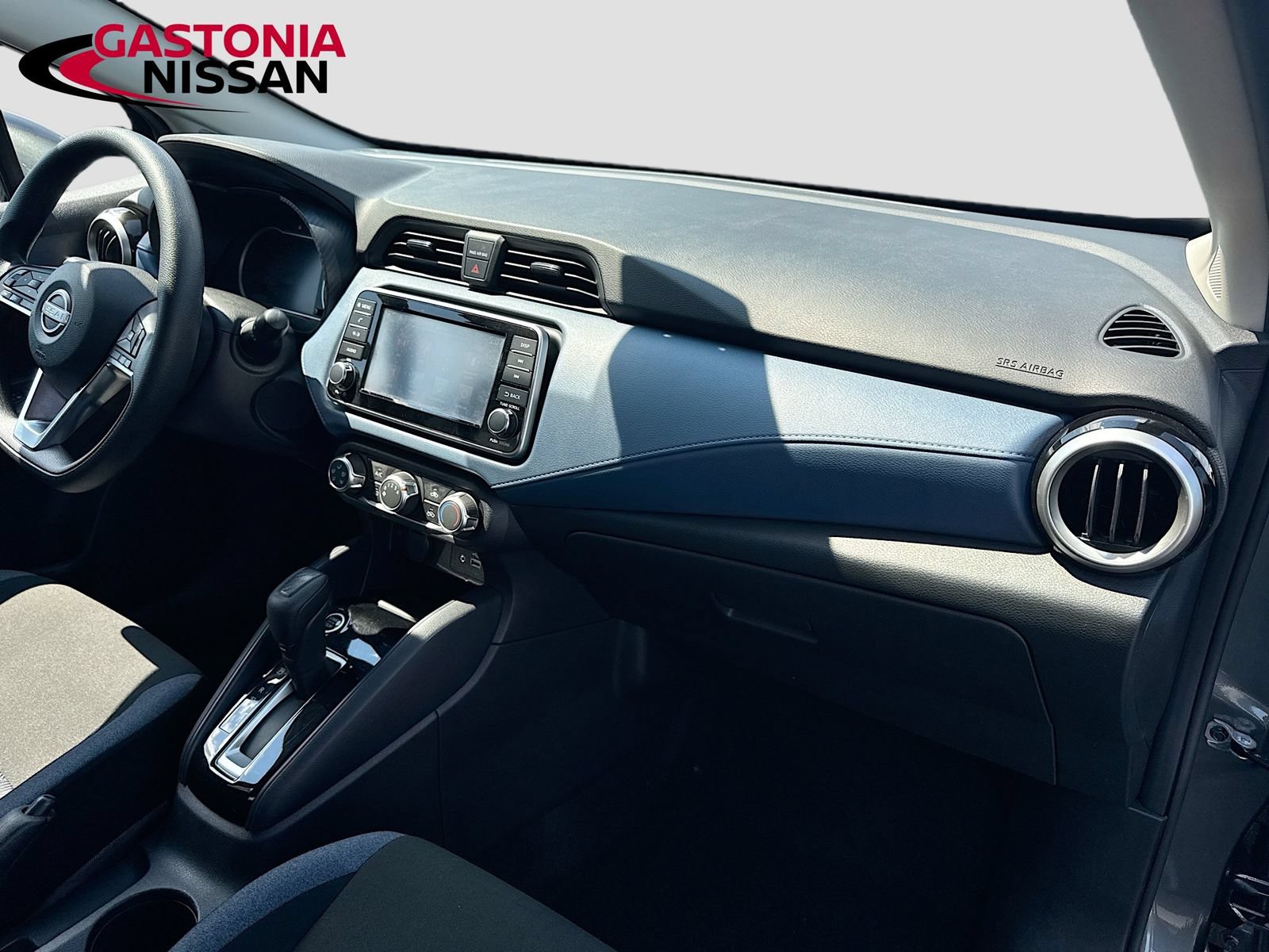 Used 2025 Nissan Versa SV FWD image 36