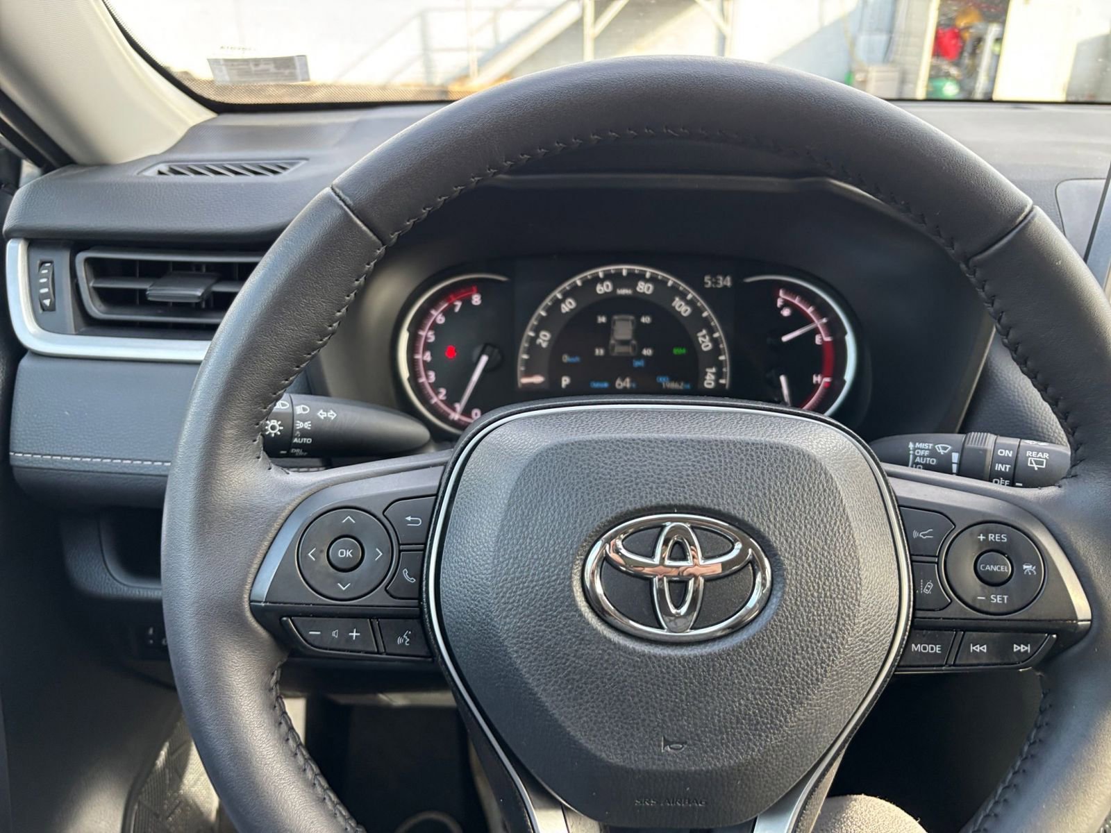 Used 2025 Toyota RAV4 XLE w/ Weather Package FWD image 32