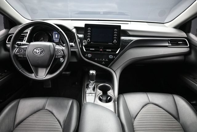 Used 2022 Toyota Camry SE FWD image 18