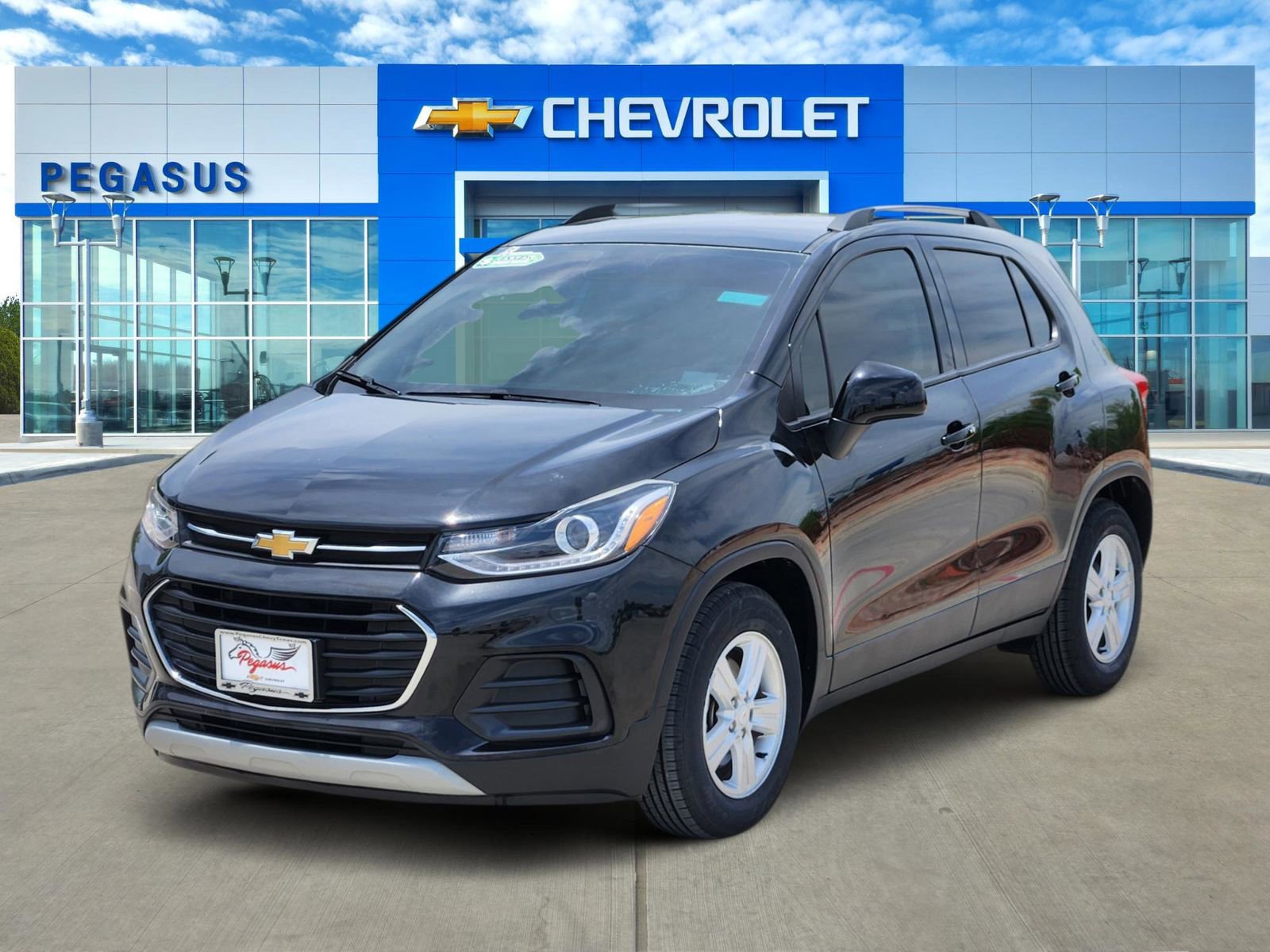 Used 2021 Chevrolet Trax LT w/ LT Convenience Package FWD video 2