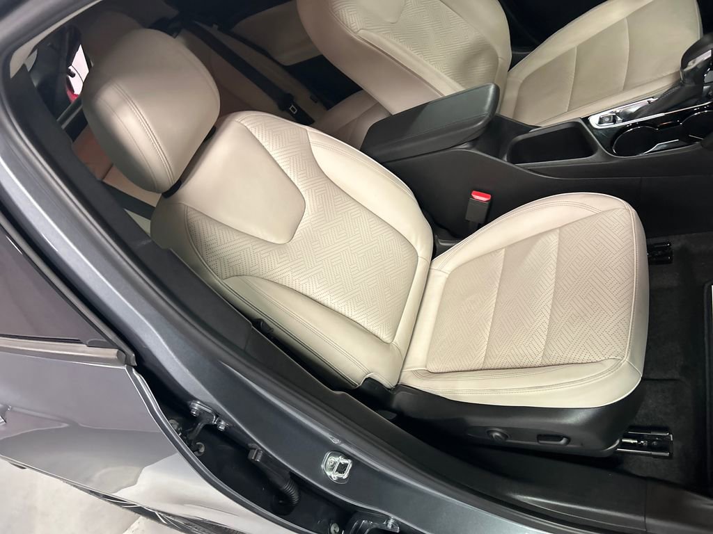 Used 2020 Buick Encore GX Essence w/ Advanced Technology Package AWD/4WD image 23